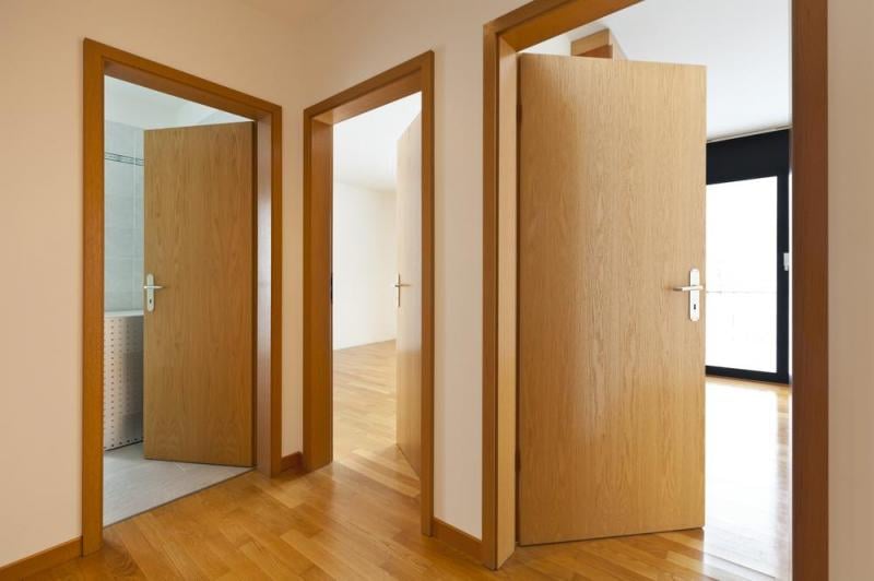 Porte classique ou coulissante, quelle menuiserie int&eacute;rieure choisir ?